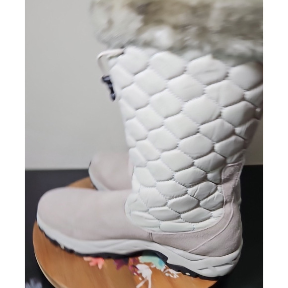 LL Bean Snow Boots EUC Quilted Nylon Suede Faux Fur Trim Pull-On Women's 8.5 EUC - Picture 9 of 16